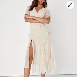 Like New lulu’s Elegant Cream Ruffle midi Dress size L